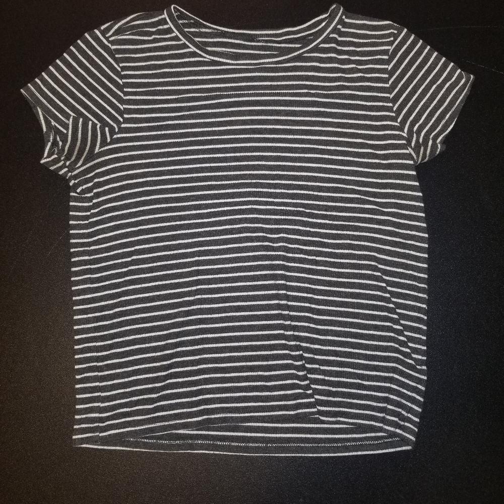Striped AE t-shirt